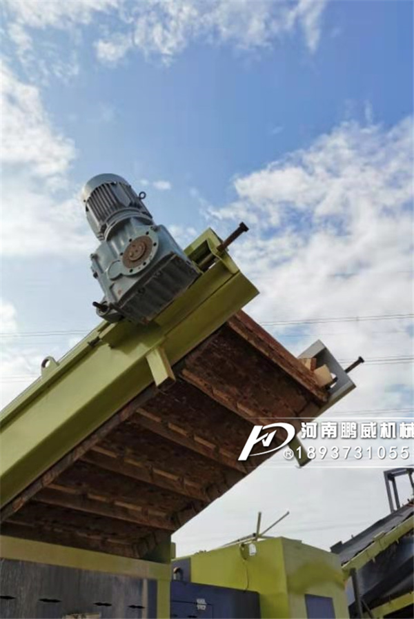 1100寬鏈式脫水輸送機使用現場