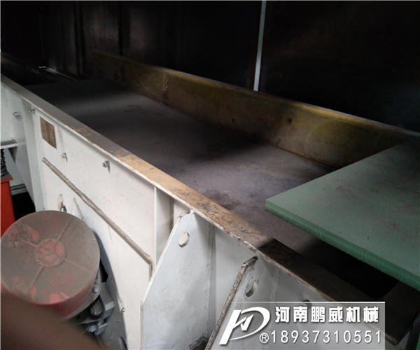 1040測振式棒條振動篩安裝調(diào)試現(xiàn)場